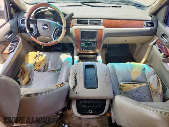2007 Chevrolet Tahoe LT с VIN 1GNFC13077R424792, выставлен на аукционе Copart как лот 69565145 с пробегом 267 228 миль миль и Чистый • Clean title. История ставок и продаж доступна на DreamBid. Изображение 8.
