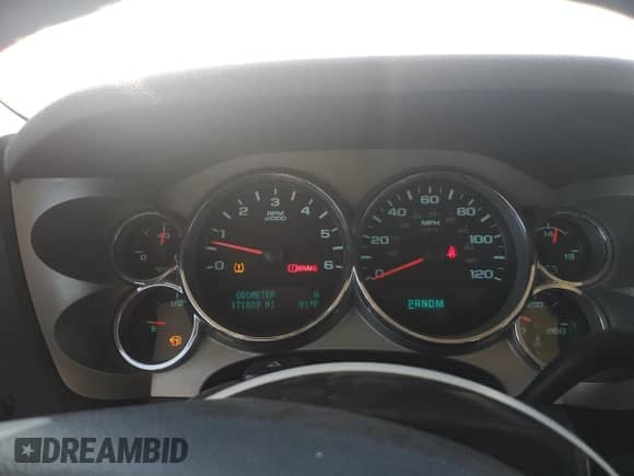 2011 Chevrolet Silverado 1500 LT with VIN 3GCPKSE31BG309207, listed as a Copart auction lot 82177405 with 171,809 mi miles and Salvage title. Bid and sale history available at DreamBid. Image 9.