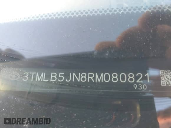 2024 Toyota Tacoma SR5 z VIN 3TMLB5JN8RM080821, wystawiony jako IAAI lot #43198796 z przebiegiem 13 169 mil mil oraz . Historia ofert i sprzedaży dostępna na DreamBid. Obrazek 17.