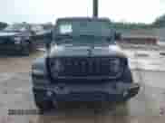 2025 Jeep Wrangler Sport S z VIN 1C4PJXDG9SW559915, wystawiony jako IAAI lot #42653116 z przebiegiem 1 730 mil mil oraz . Historia ofert i sprzedaży dostępna na DreamBid. Obrazek 13.