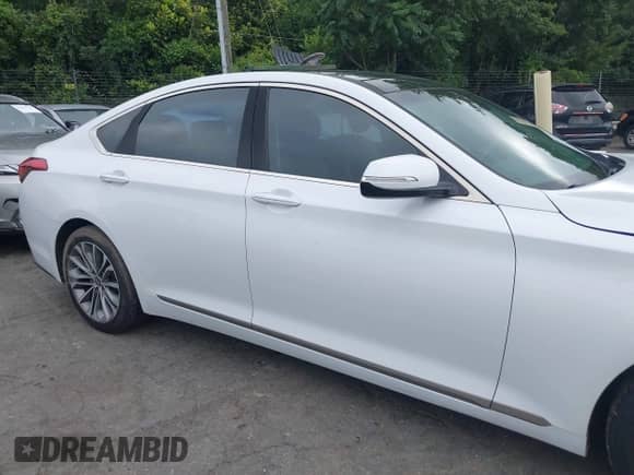 2015 Hyundai Genesis 3.8L с VIN KMHGN4JE8FU065595, выставлен на аукционе IAAI как лот 42716208 с пробегом 179 867 миль миль и . История ставок и продаж доступна на DreamBid. Изображение 13.