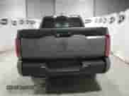 2024 Toyota Tundra TRD Pro Hybrid z VIN 5TFPC5DB8RX084362, wystawiony jako Copart lot #70174855 z przebiegiem 4 542 mil mil oraz Czysty tytuł • Clean title. Historia ofert i sprzedaży dostępna na DreamBid. Obrazek 6.