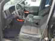 2023 Nissan Frontier SV z VIN 1N6ED1EKXPN652032, wystawiony jako Copart lot #64135645 z przebiegiem 21 233 mil mil oraz Szkoda całkowita • Salvage title. Historia ofert i sprzedaży dostępna na DreamBid. Obrazek 7.