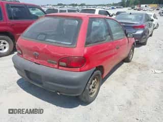1998 Chevrolet Metro z VIN 2C1MR2260W6715491, wystawiony jako IAAI lot #42627560 z przebiegiem 122 328 mil mil oraz . Historia ofert i sprzedaży dostępna na DreamBid. Obrazek 4.