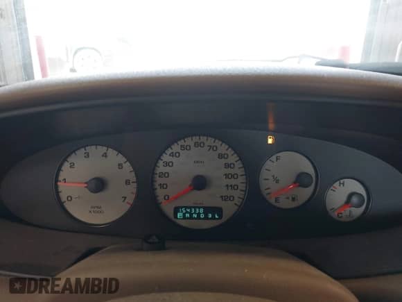 1999 Dodge Stratus z VIN 1B3EJ46X6XN587172, wystawiony jako IAAI lot #42472893 z przebiegiem 154 338 mil mil oraz . Historia ofert i sprzedaży dostępna na DreamBid. Obrazek 7.