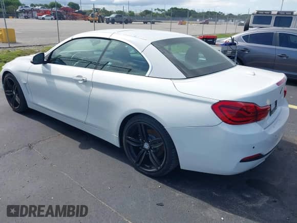 2018 BMW 4 Series 430i with VIN WBA4Z1C51JEA31461, listed as a IAAI auction lot 42593491 with 17,166 mi miles and . Bid and sale history available at DreamBid. Image 3.
