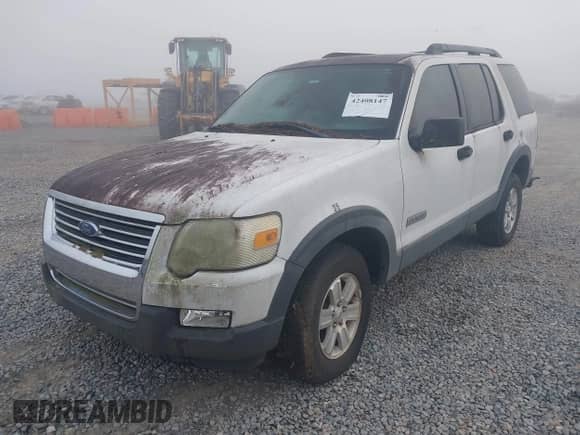 2006 Ford Explorer XLT z VIN 1FMEU73806UB54242, wystawiony jako IAAI lot #42408147 z przebiegiem Nie podano mil oraz . Historia ofert i sprzedaży dostępna na DreamBid. Obrazek 2.