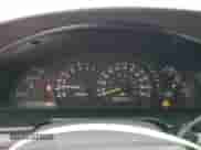 2002 Toyota Tundra SR5 с VIN 5TBBT44162S274967, выставлен на аукционе Copart как лот 90833225 с пробегом 299 190 миль миль и Чистый • Clean title. История ставок и продаж доступна на DreamBid. Изображение 9.