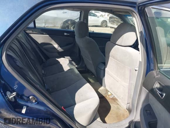 2003 Honda Accord LX with VIN 3HGCM56383G707039, listed as a IAAI auction lot 43406915 with 389,556 mi miles and . Bid and sale history available at DreamBid. Image 8.