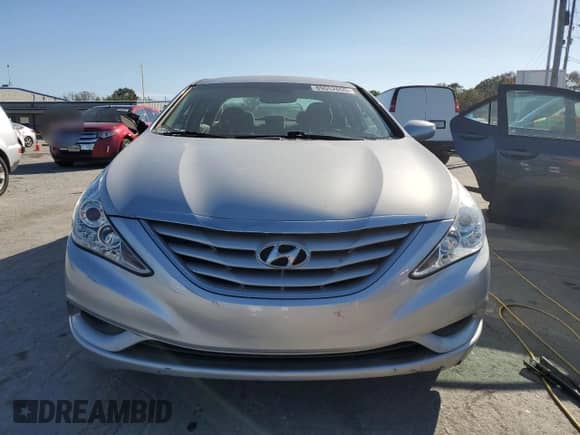 2011 Hyundai Sonata GLS z VIN 5NPEB4AC8BH276576, wystawiony jako Copart lot #89552655 z przebiegiem 108 295 mil mil oraz Szkoda całkowita • Salvage title. Historia ofert i sprzedaży dostępna na DreamBid. Obrazek 5.