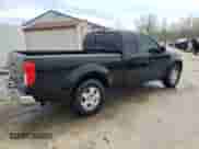 2008 Nissan Frontier SE z VIN 1N6AD06U98C433360, wystawiony jako Copart lot #51749535 z przebiegiem 174 798 mil mil oraz Nie do naprawy • Non repairable. Historia ofert i sprzedaży dostępna na DreamBid. Obrazek 3.