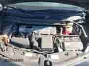 2015 Toyota Prius Two z VIN JTDZN3EU4FJ026285, wystawiony jako IAAI lot #42639485 z przebiegiem 448 367 mil mil oraz . Historia ofert i sprzedaży dostępna na DreamBid. Obrazek 10.