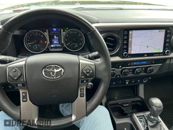 2022 Toyota Tacoma Limited с VIN 3TMGZ5AN7NM458988, выставлен на аукционе Copart как лот 65398105 с пробегом 32 115 миль миль и Списание • Salvage title. История ставок и продаж доступна на DreamBid. Изображение 7.