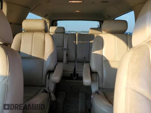 2009 Chevrolet Suburban 1LT z VIN 1GNFC26J09R147755, wystawiony jako Copart lot #72418304 z przebiegiem 239 660 mil mil oraz Szkoda całkowita • Salvage title. Historia ofert i sprzedaży dostępna na DreamBid. Obrazek 10.