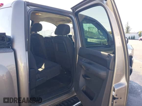 2013 Chevrolet Silverado 1500 LT with VIN 3GCPKSE76DG110112, listed as a IAAI auction lot 43230340 with 179,692 mi miles and . Bid and sale history available at DreamBid. Image 8.
