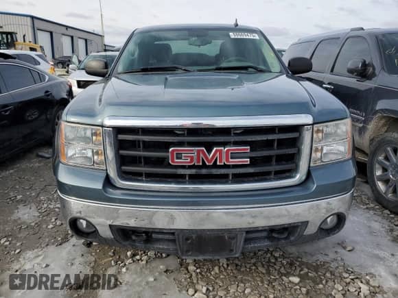 2008 GMC Sierra 1500 Work Truck with VIN 1GTEC19X68Z134439, listed as a Copart auction lot 88669475 with 122,092 mi miles and Salvage title. Bid and sale history available at DreamBid. Image 5.