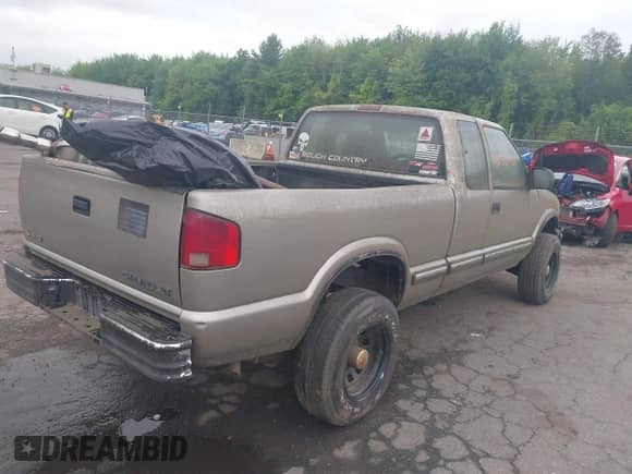 2000 Chevrolet S-10 LS с VIN 1GCDT19WXYK172235, выставлен на аукционе IAAI как лот 42369938 с пробегом 90 784 миль миль и . История ставок и продаж доступна на DreamBid. Изображение 4.