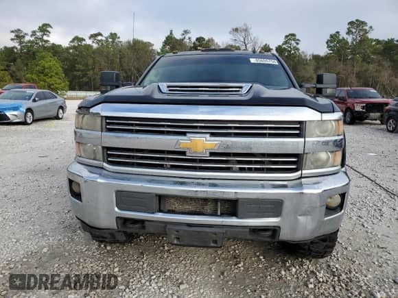 2015 Chevrolet Silverado 3500HD LT with VIN 1GC4KZC83FF122570, listed as a Copart auction lot 85655754 with 302,801 mi miles and Salvage title. Bid and sale history available at DreamBid. Image 5.