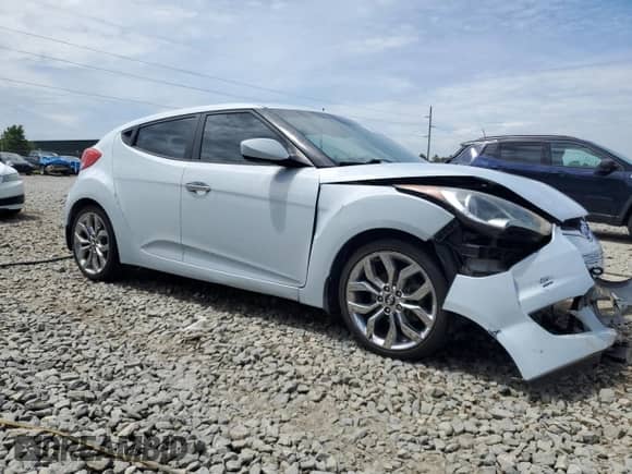 2015 Hyundai Veloster RE:FLEX with VIN KMHTC6AD2FU221167, listed as a Copart auction lot 55792935 with 93,541 mi miles and Salvage title. Bid and sale history available at DreamBid. Image 4.