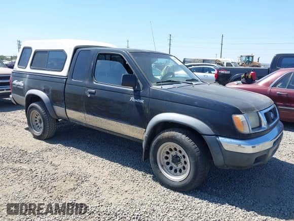1998 Nissan Frontier XE с VIN 1N6DD26Y5WC324810, выставлен на аукционе IAAI как лот 42836234 с пробегом 209 569 миль миль и . История ставок и продаж доступна на DreamBid. Изображение 1.