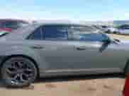 2018 Chrysler 300 S с VIN 2C3CCABG0JH211379, выставлен на аукционе IAAI как лот 42422706 с пробегом 116 894 миль миль и . История ставок и продаж доступна на DreamBid. Изображение 14.