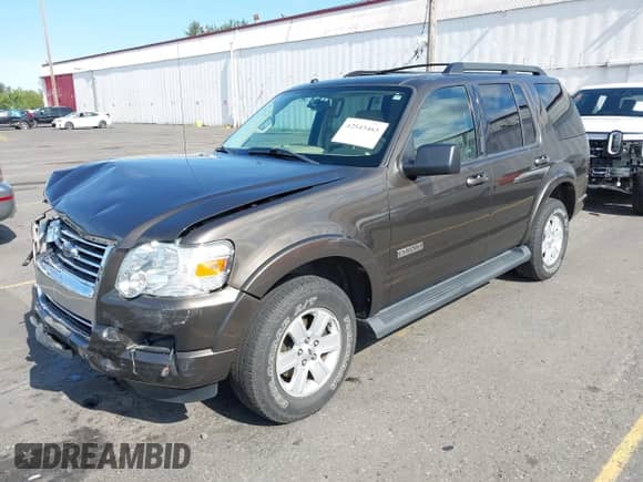 2008 Ford Explorer XLT с VIN 1FMEU73E98UB15609, выставлен на аукционе IAAI как лот 42543465 с пробегом 168 680 миль миль и . История ставок и продаж доступна на DreamBid. Изображение 18.