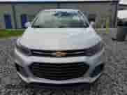 2017 Chevrolet Trax LS z VIN KL7CJKSB9HB072607, wystawiony jako Copart lot #80259455 z przebiegiem 53 490 mil mil oraz Szkoda całkowita • Salvage title. Historia ofert i sprzedaży dostępna na DreamBid. Obrazek 5.