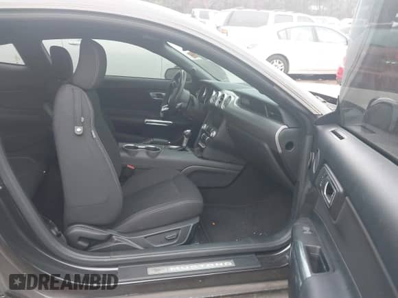 2022 Ford Mustang GT with VIN 1FA6P8CF7N5127364, listed as a IAAI auction lot 41541352 with 25,267 mi miles and . Bid and sale history available at DreamBid. Image 5.