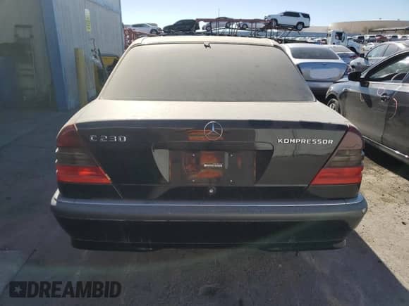 1999 Mercedes-Benz C 230/260/280/320 z VIN WDBHA24G8XA682177, wystawiony jako Copart lot #89120755 z przebiegiem 204 353 mil mil oraz Czysty tytuł • Clean title. Historia ofert i sprzedaży dostępna na DreamBid. Obrazek 6.