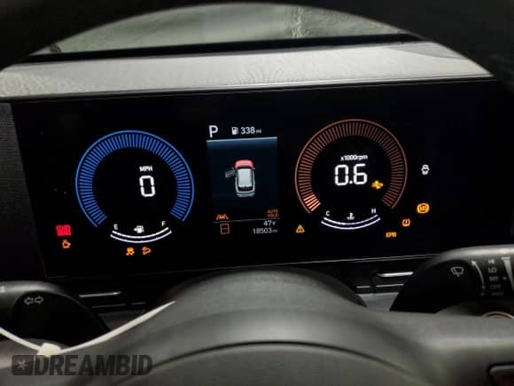 2024 Hyundai Kona SEL z VIN KM8HB3AB2RU149736, wystawiony jako Copart lot #82572844 z przebiegiem 18 503 mil mil oraz Czysty tytuł • Clean title. Historia ofert i sprzedaży dostępna na DreamBid. Obrazek 9.