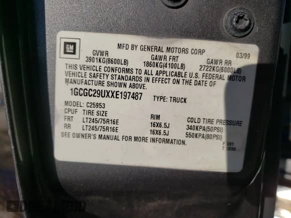 1999 Chevrolet Silverado 2500 LS z VIN 1GCGC29UXXE197487, wystawiony jako Copart lot #80364804 z przebiegiem Nie podano mil oraz Nie do naprawy • Non repairable. Historia ofert i sprzedaży dostępna na DreamBid. Obrazek 10.