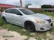 2015 Nissan Altima S z VIN 1N4AL3AP7FN348629, wystawiony jako IAAI lot #41723798 z przebiegiem 283 642 mil mil oraz . Historia ofert i sprzedaży dostępna na DreamBid. Obrazek 1.