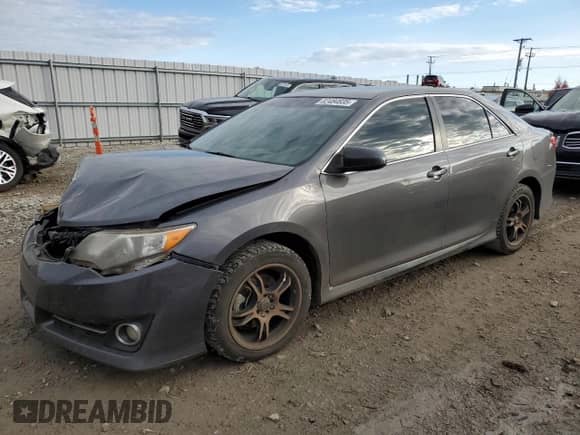 2014 Toyota Camry L with VIN 4T1BF1FKXEU320444, listed as a Copart auction lot 82484835 with 280,742 mi miles and Non repairable. Bid and sale history available at DreamBid. Image 1.