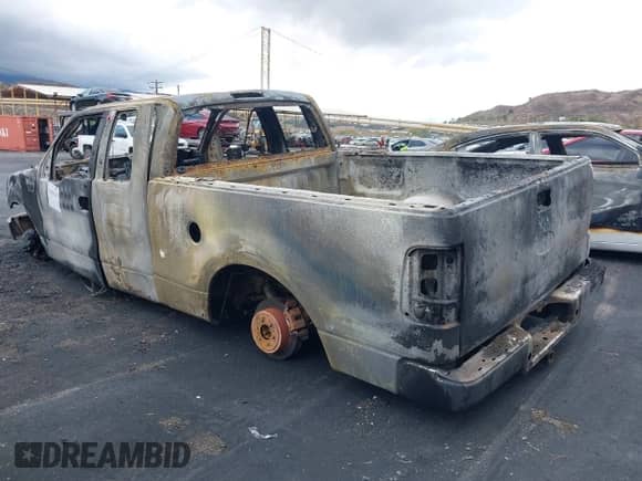 2006 Ford F-150 STX с VIN 1FTRX12W26NB48947, выставлен на аукционе IAAI как лот 43443122 с пробегом Не указан миль и . История ставок и продаж доступна на DreamBid. Изображение 3.