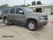 2013 Chevrolet Suburban LT с VIN 1GNSKJE79DR107572, выставлен на аукционе Copart как лот 68145015 с пробегом 218 004 миль миль и Списание • Salvage title. История ставок и продаж доступна на DreamBid. Изображение 4.