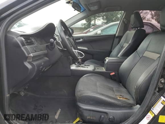 2012 Toyota Camry SE z VIN 4T1BF1FKXCU535741, wystawiony jako Copart lot #82511885 z przebiegiem 238 529 mil mil oraz Czysty tytuł • Clean title. Historia ofert i sprzedaży dostępna na DreamBid. Obrazek 7.