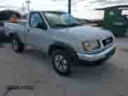 1998 Nissan Frontier z VIN 1N6DD21Y5WC370452, wystawiony jako Copart lot #82334074 z przebiegiem 178 861 mil mil oraz Czysty tytuł • Clean title. Historia ofert i sprzedaży dostępna na DreamBid. Obrazek 4.