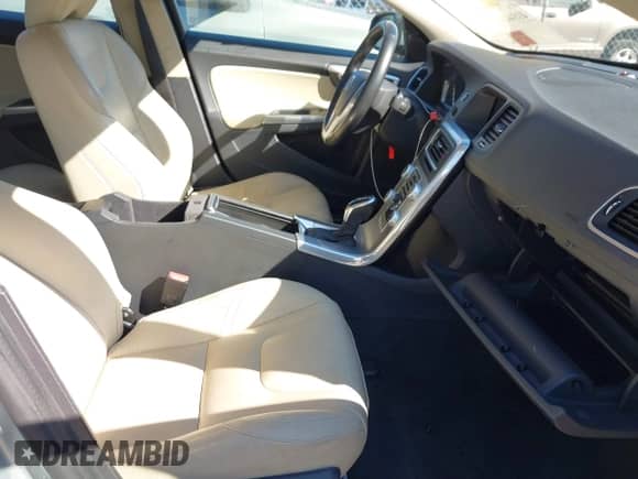2018 Volvo S60 Dynamic с VIN YV126MFL4J2451903, выставлен на аукционе IAAI как лот 41844843 с пробегом 118 026 миль миль и . История ставок и продаж доступна на DreamBid. Изображение 5.