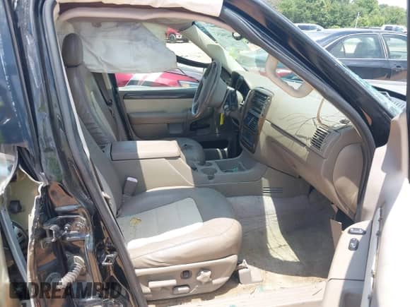 2004 Ford Explorer Eddie Bauer with VIN 1FMDU74W94ZB05842, listed as a IAAI auction lot 42629093 with 200,073 mi miles and . Bid and sale history available at DreamBid. Image 5.