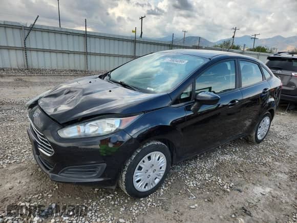2016 Ford Fiesta S z VIN 3FADP4AJXGM187286, wystawiony jako Copart lot #70834395 z przebiegiem 106 275 mil mil oraz Szkoda całkowita • Salvage title. Historia ofert i sprzedaży dostępna na DreamBid. Obrazek 1.