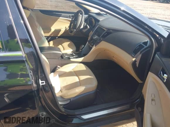 2011 Hyundai Sonata Hybrid z VIN KMHEC4A45BA011008, wystawiony jako IAAI lot #42847678 z przebiegiem 166 160 mil mil oraz . Historia ofert i sprzedaży dostępna na DreamBid. Obrazek 5.