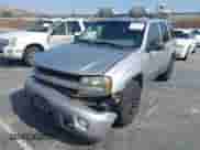 2005 Chevrolet TrailBlazer LT с VIN 1GNDS13S252135322, выставлен на аукционе IAAI как лот 42569780 с пробегом 201 414 миль миль и . История ставок и продаж доступна на DreamBid. Изображение 2.