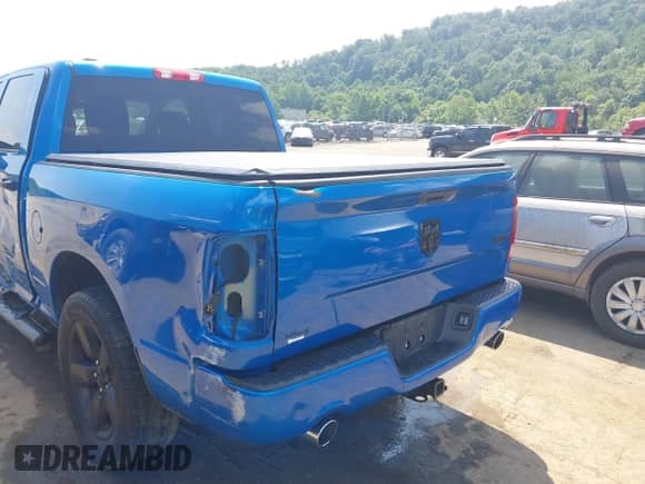 2019 Ram 1500 Express z VIN 1C6RR7KTXKS638672, wystawiony jako IAAI lot #42823121 z przebiegiem 83 486 mil mil oraz . Historia ofert i sprzedaży dostępna na DreamBid. Obrazek 19.