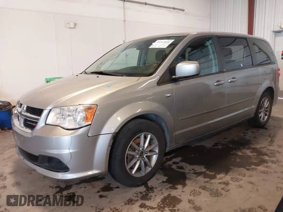 2014 Dodge Grand Caravan SE 30th Anniversary with VIN 2C4RDGBG3ER190470, listed as a IAAI auction lot 39764890 with 176,185 mi miles and . Bid and sale history available at DreamBid. Image 18.