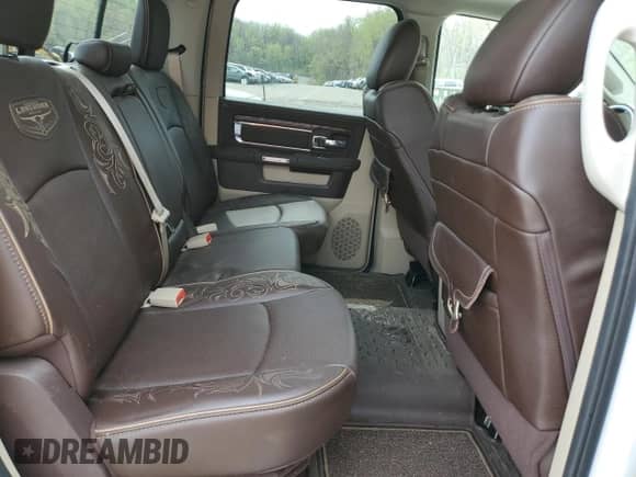 2015 Ram 1500 Laramie Limited z VIN 1C6RR7PTXFS788389, wystawiony jako Copart lot #54526215 z przebiegiem 86 333 mil mil oraz Szkoda całkowita • Salvage title. Historia ofert i sprzedaży dostępna na DreamBid. Obrazek 10.