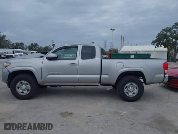 2016 Toyota Tacoma SR5 с VIN 5TFSZ5AN8GX032668, выставлен на аукционе IAAI как лот 40816601 с пробегом 57 004 миль миль и . История ставок и продаж доступна на DreamBid. Изображение 14.