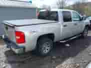 2011 Chevrolet Silverado 1500 LS z VIN 3GCPKREA3BG354169, wystawiony jako IAAI lot #42039767 z przebiegiem 158 259 mil mil oraz . Historia ofert i sprzedaży dostępna na DreamBid. Obrazek 4.