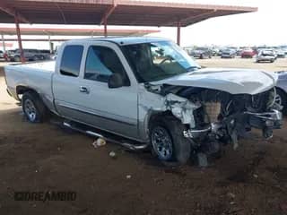 2005 GMC Sierra 1500 SLE с VIN 1GTEC19T55Z305299, выставлен на аукционе IAAI как лот 42211248 с пробегом 154 222 миль миль и . История ставок и продаж доступна на DreamBid. Изображение 1.