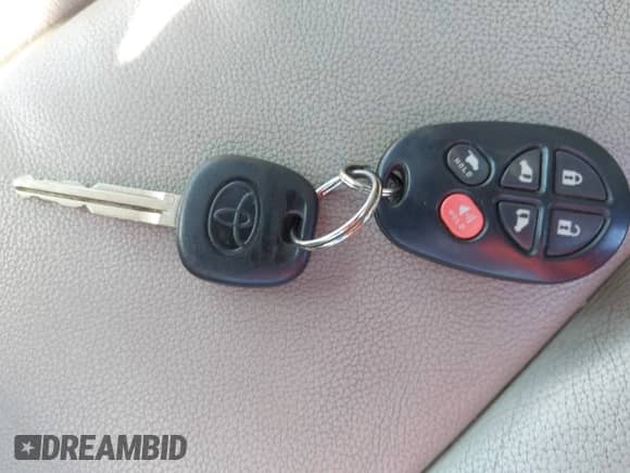 2013 Toyota Sienna XLE AAS with VIN 5TDYK3DC2DS343012, listed as a IAAI auction lot 43014501 with 130,513 mi miles and . Bid and sale history available at DreamBid. Image 11.