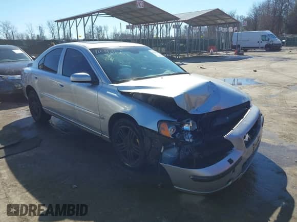 2005 Volvo S60 с VIN YV1RH592052459505, выставлен на аукционе IAAI как лот 41582640 с пробегом 91 343 миль миль и . История ставок и продаж доступна на DreamBid. Изображение 1.